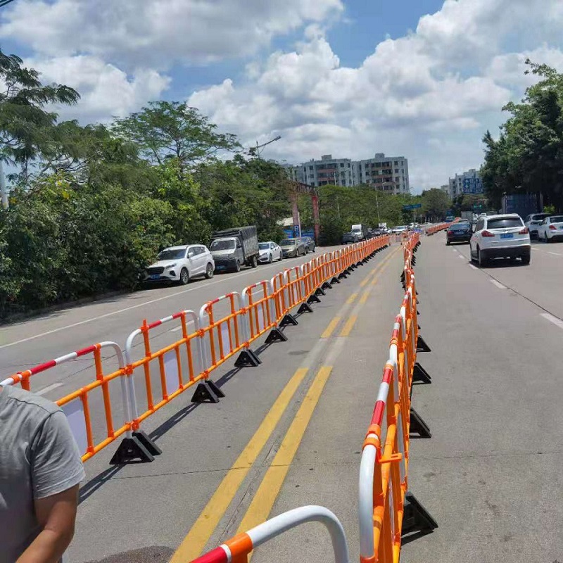 軽量反射PVCプラスチックバリケードバリア交通道路バリアフェンシング